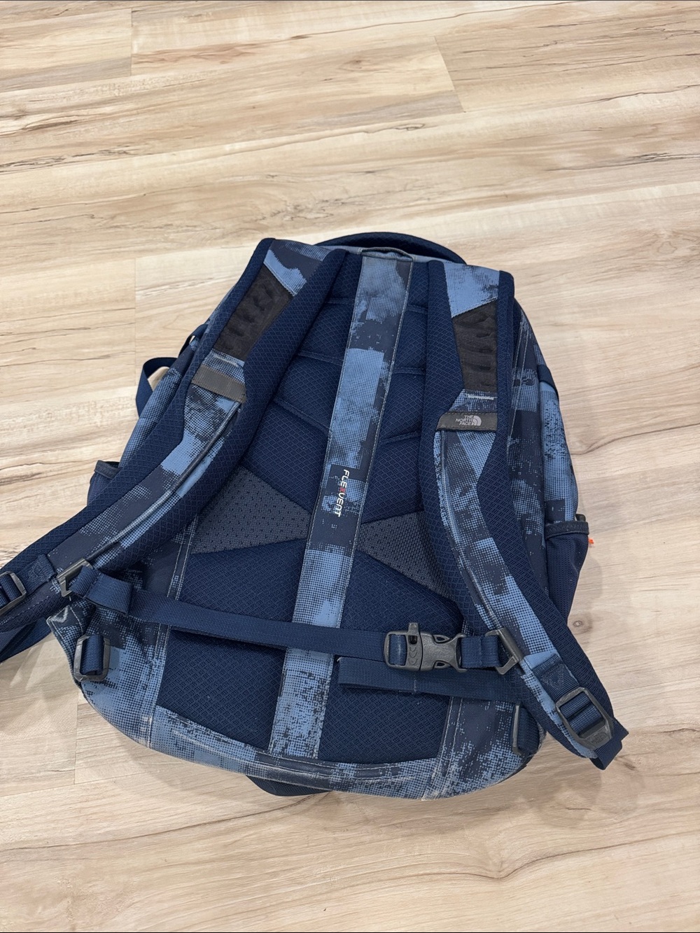 The North Face Recon Navy and Blue Backpack 30L - Picture 6 of 6